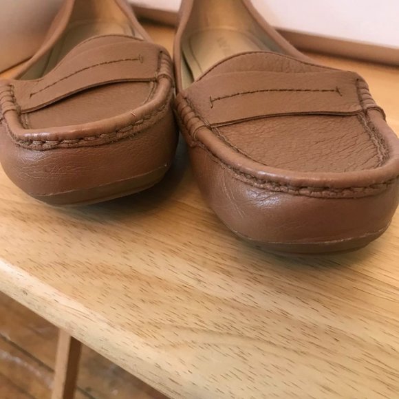 Nine West - 9M - Beige Loafers - Picture 4 of 8